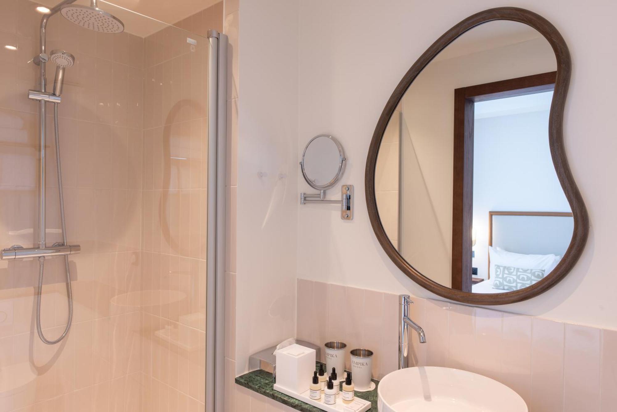 Le Lampika Hotel パリ 部屋 写真